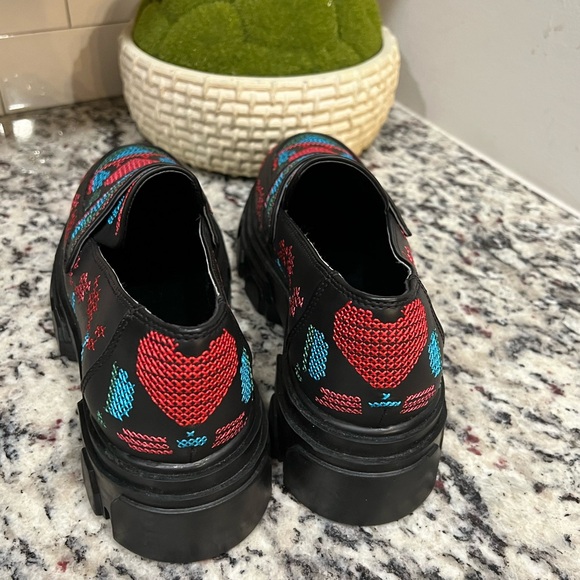 FARM RIO 10 Black Embroidered Lug Sole Slip On Loafer - Picture 6 of 9